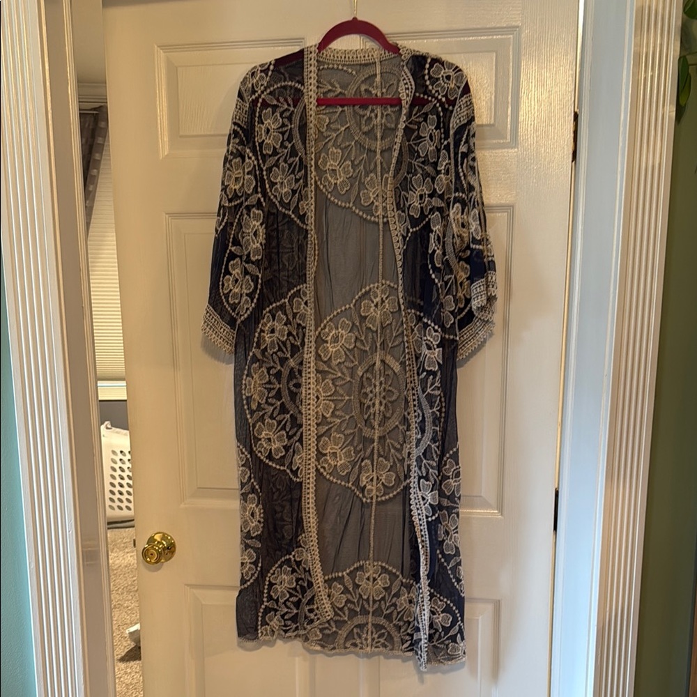 Elegant Navy and Cream Lace Kimono